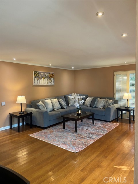 1887 Greenfield AVE Unit: 205