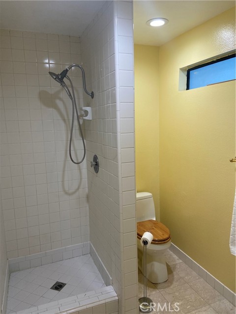 1887 Greenfield AVE Unit: 205