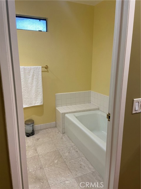 1887 Greenfield AVE Unit: 205