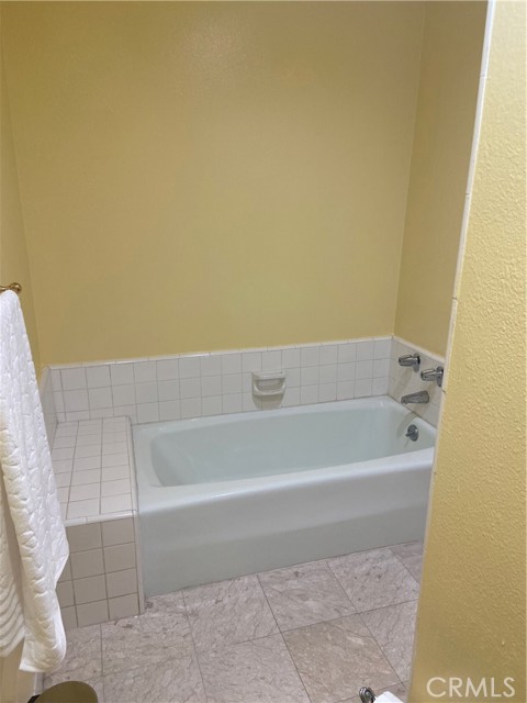 1887 Greenfield AVE Unit: 205