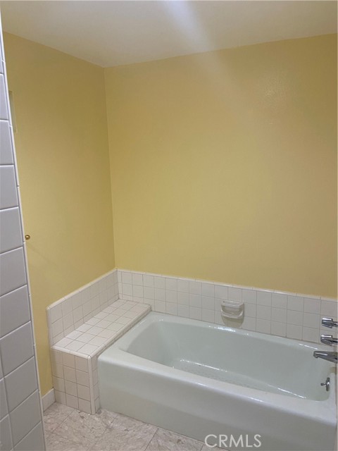 1887 Greenfield AVE Unit: 205