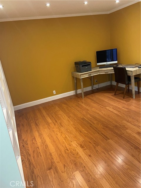 1887 Greenfield AVE Unit: 205