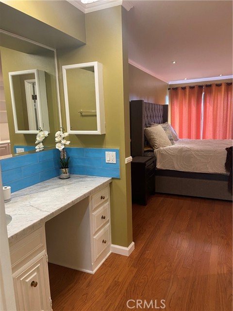 1887 Greenfield AVE Unit: 205