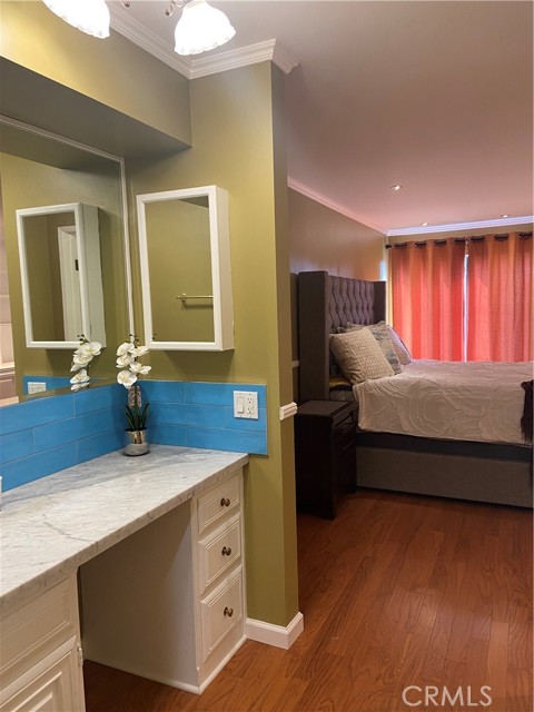 1887 Greenfield AVE Unit: 205
