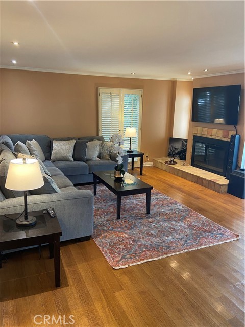 1887 Greenfield AVE Unit: 205