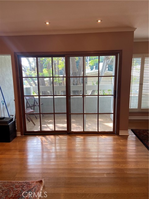 1887 Greenfield AVE Unit: 205