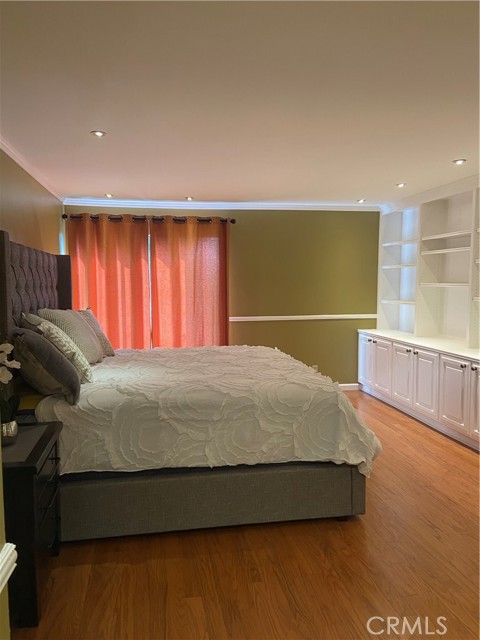 1887 Greenfield AVE Unit: 205
