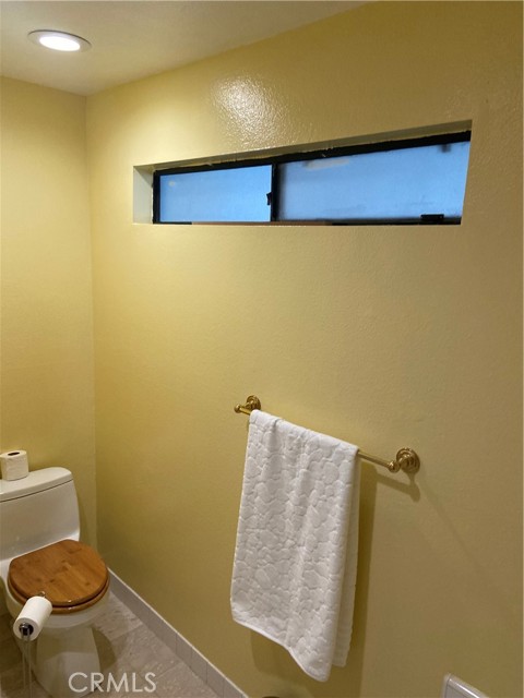 1887 Greenfield AVE Unit: 205