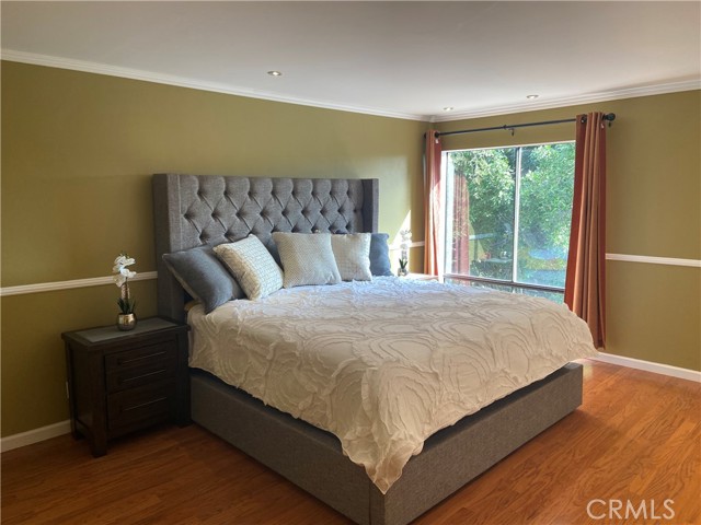 1887 Greenfield AVE Unit: 205