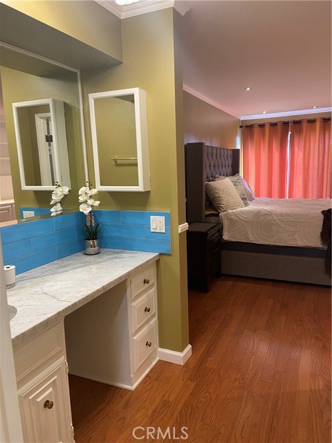 1887 Greenfield AVE Unit: 205