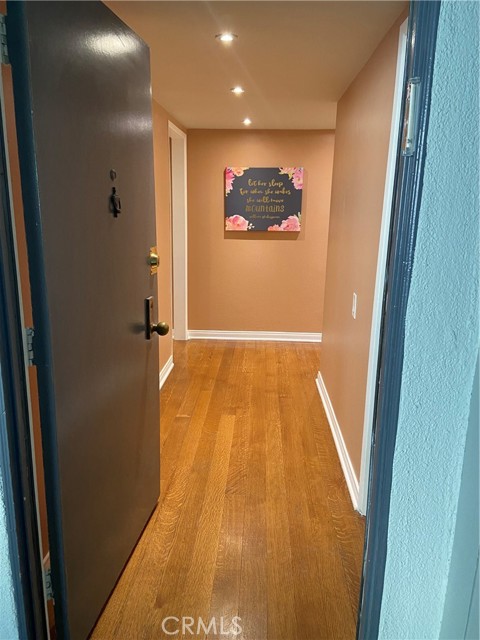 1887 Greenfield AVE Unit: 205