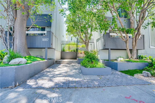 1887 Greenfield AVE Unit: 205