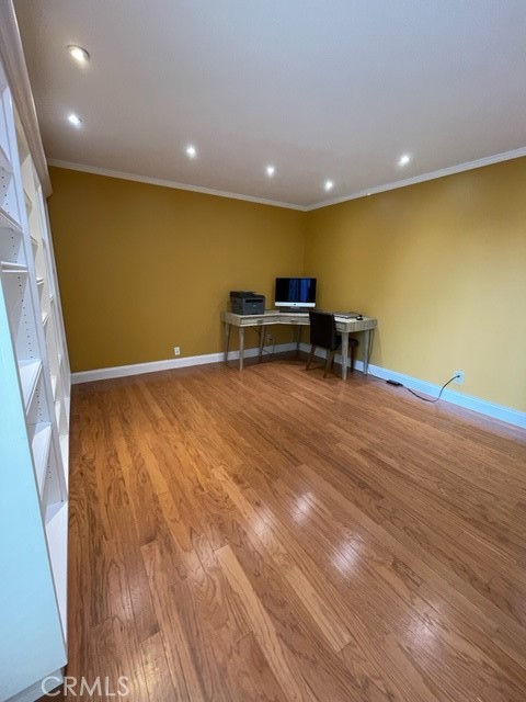 1887 Greenfield AVE Unit: 205