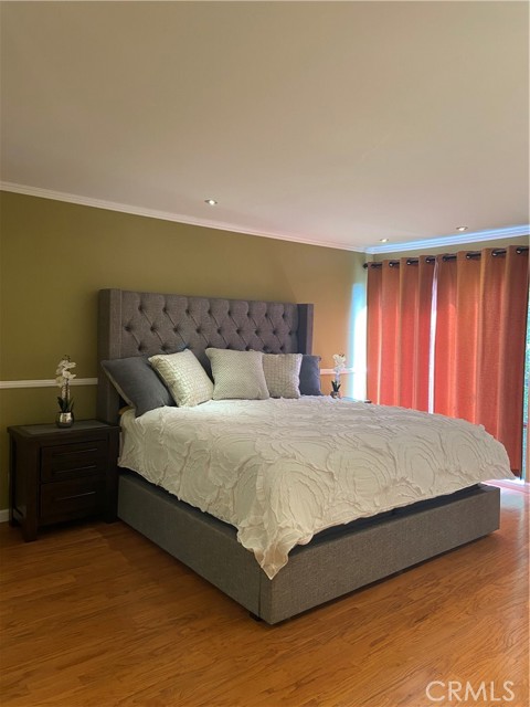 1887 Greenfield AVE Unit: 205