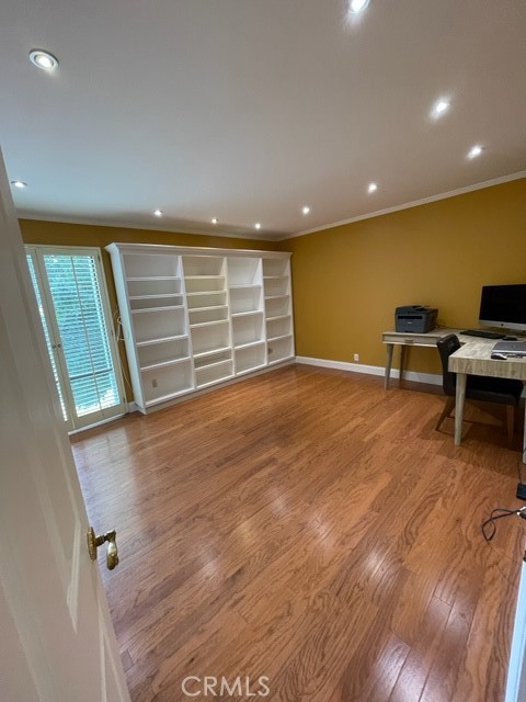 1887 Greenfield AVE Unit: 205