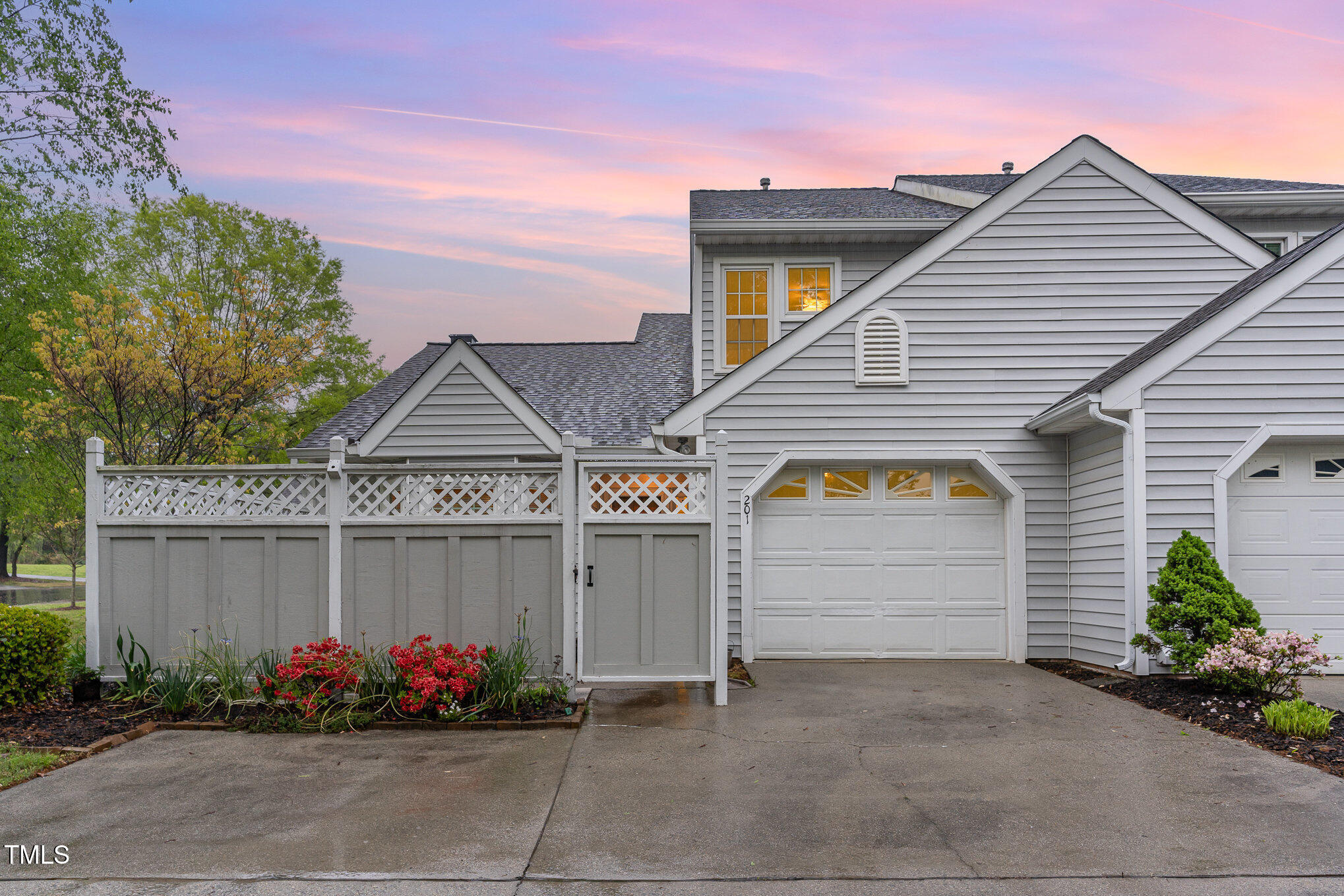 201 Lakewater Drive