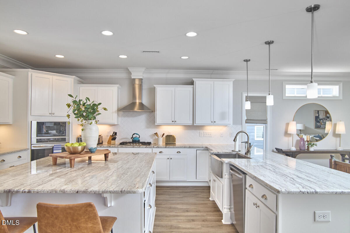 1231 Gloriosa Street