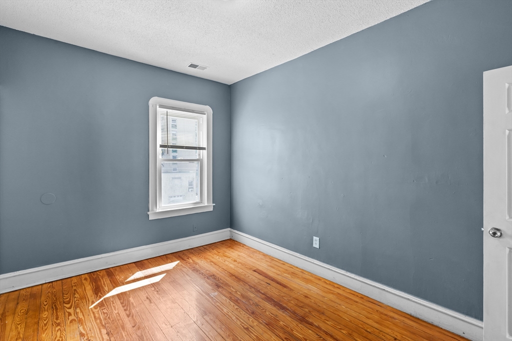 1819 Pleasant St # 3