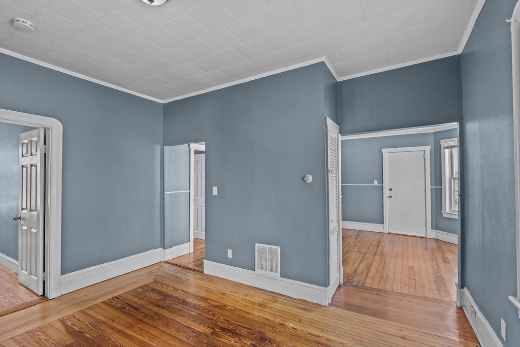 1819 Pleasant St # 3