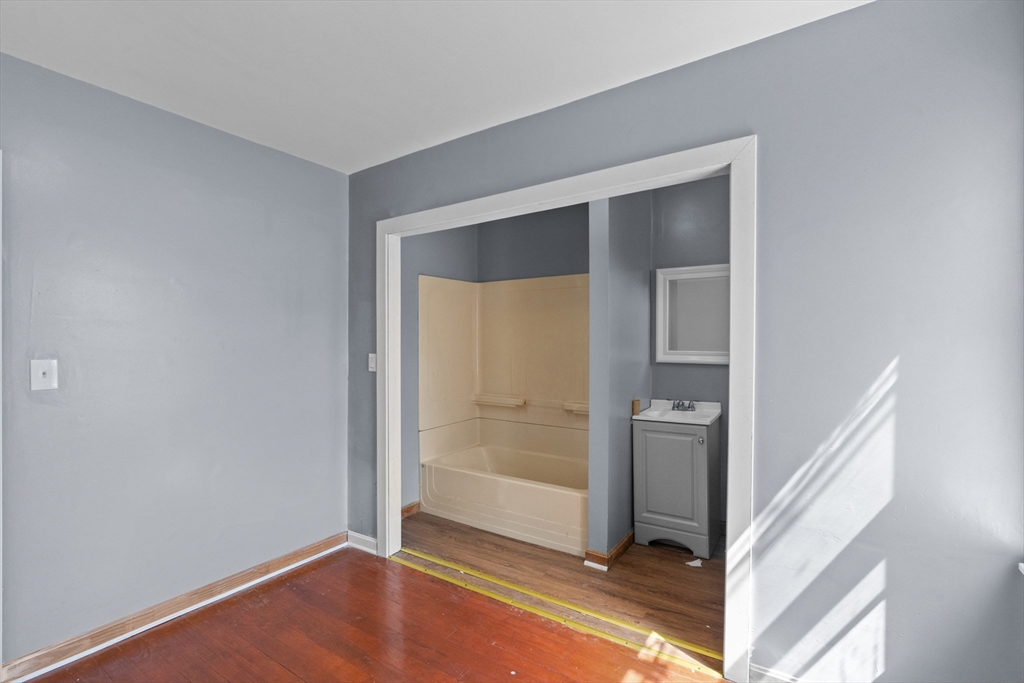 554 Third St