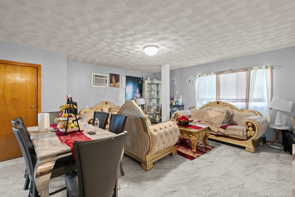 554 Third St