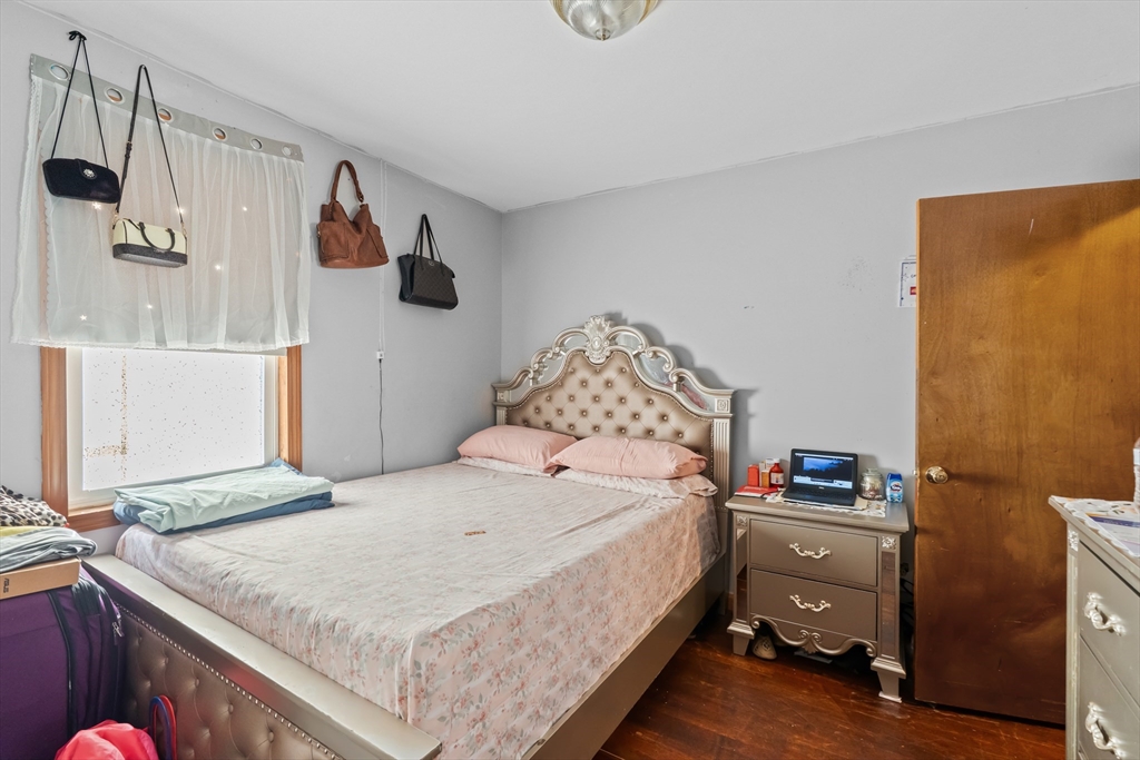 554 Third St