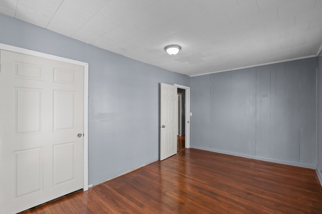 554 Third St