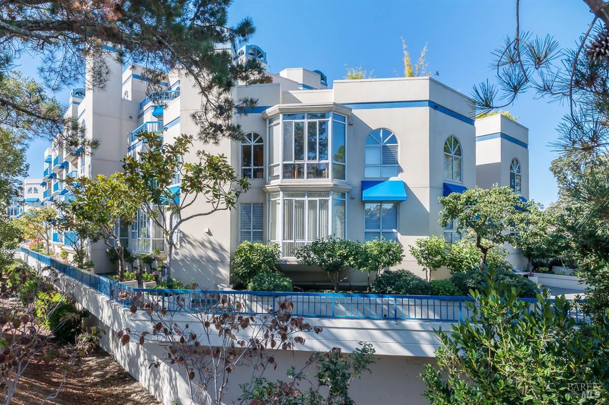 100 Thorndale Dr # 460