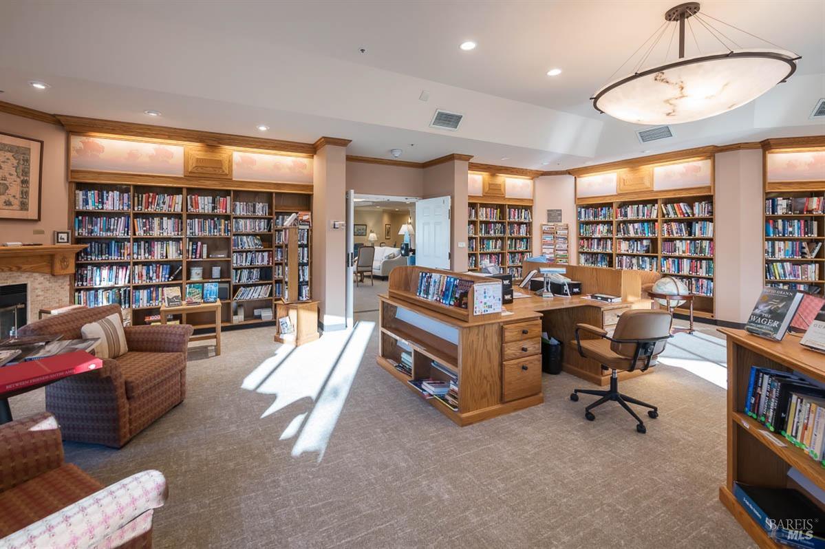 100 Thorndale Dr # 460