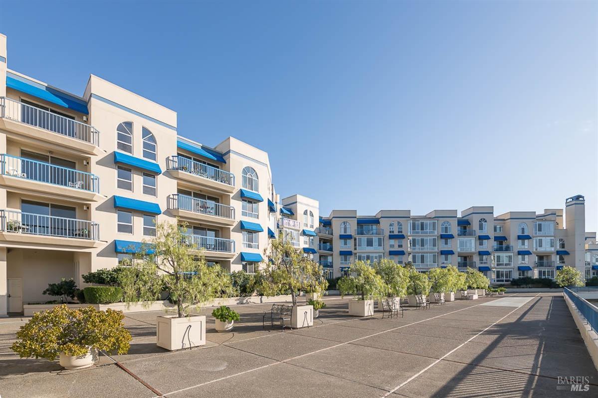 100 Thorndale Dr # 460