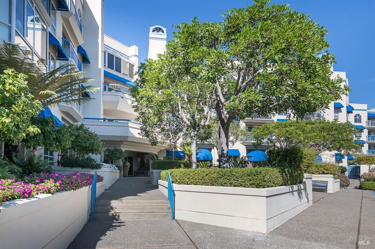 100 Thorndale Dr # 460