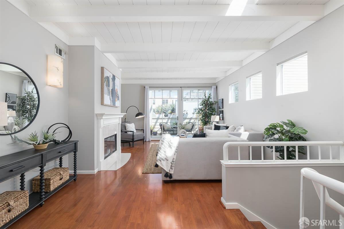 1362 Vallejo Street # C