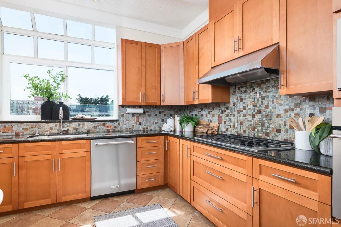 1362 Vallejo Street # C