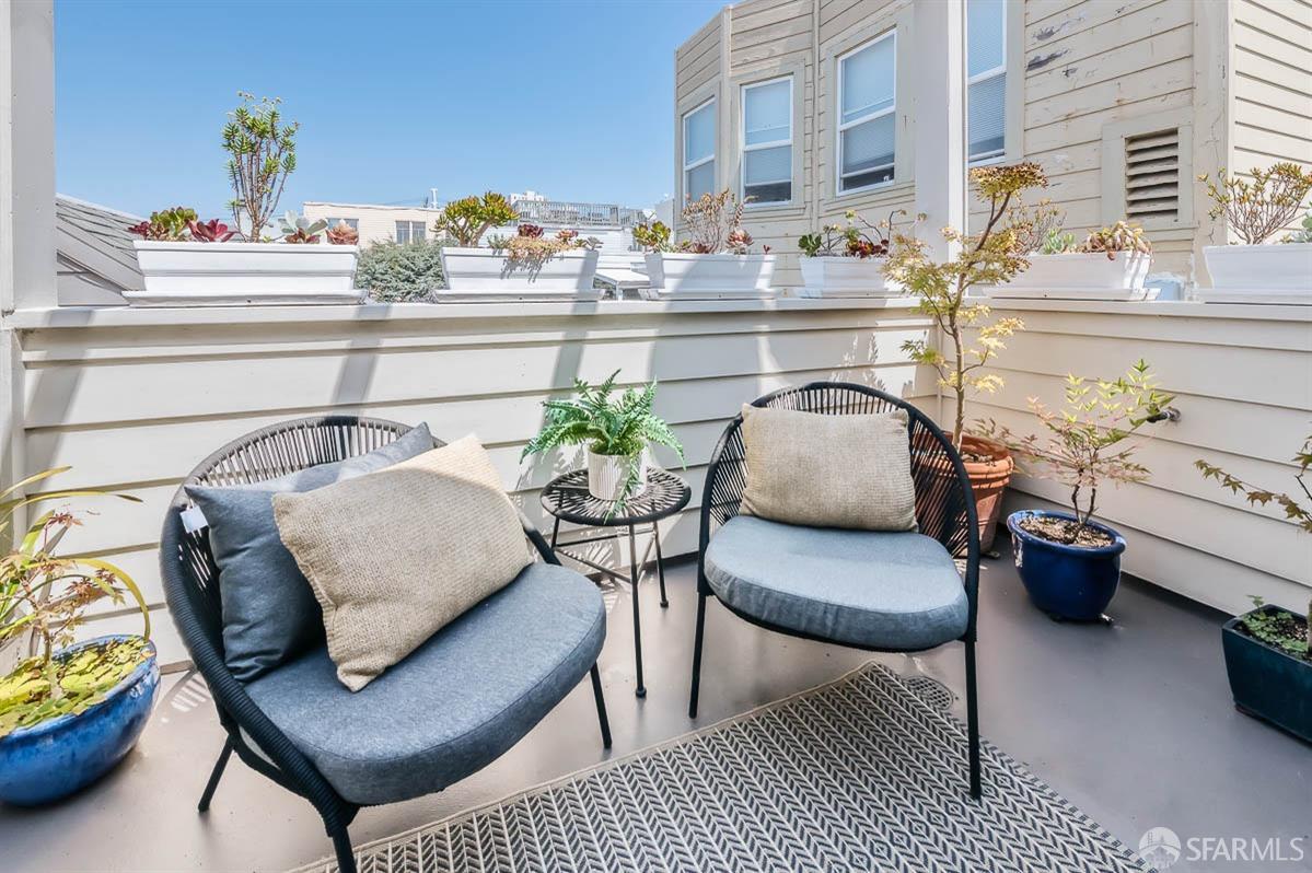 1362 Vallejo Street # C