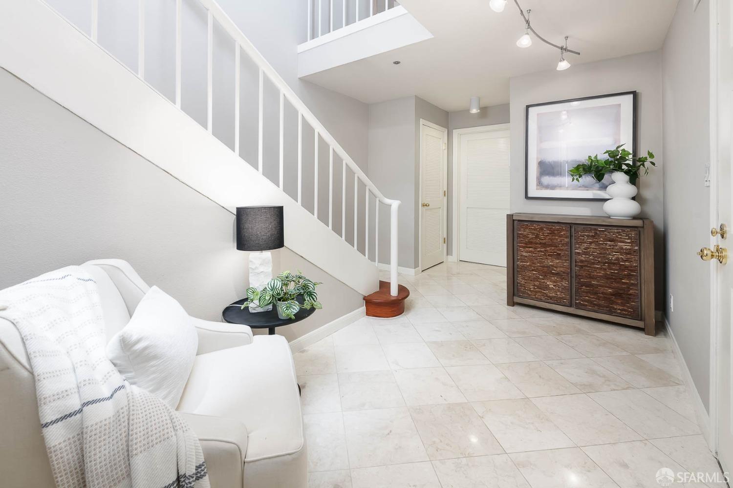 1362 Vallejo Street # C