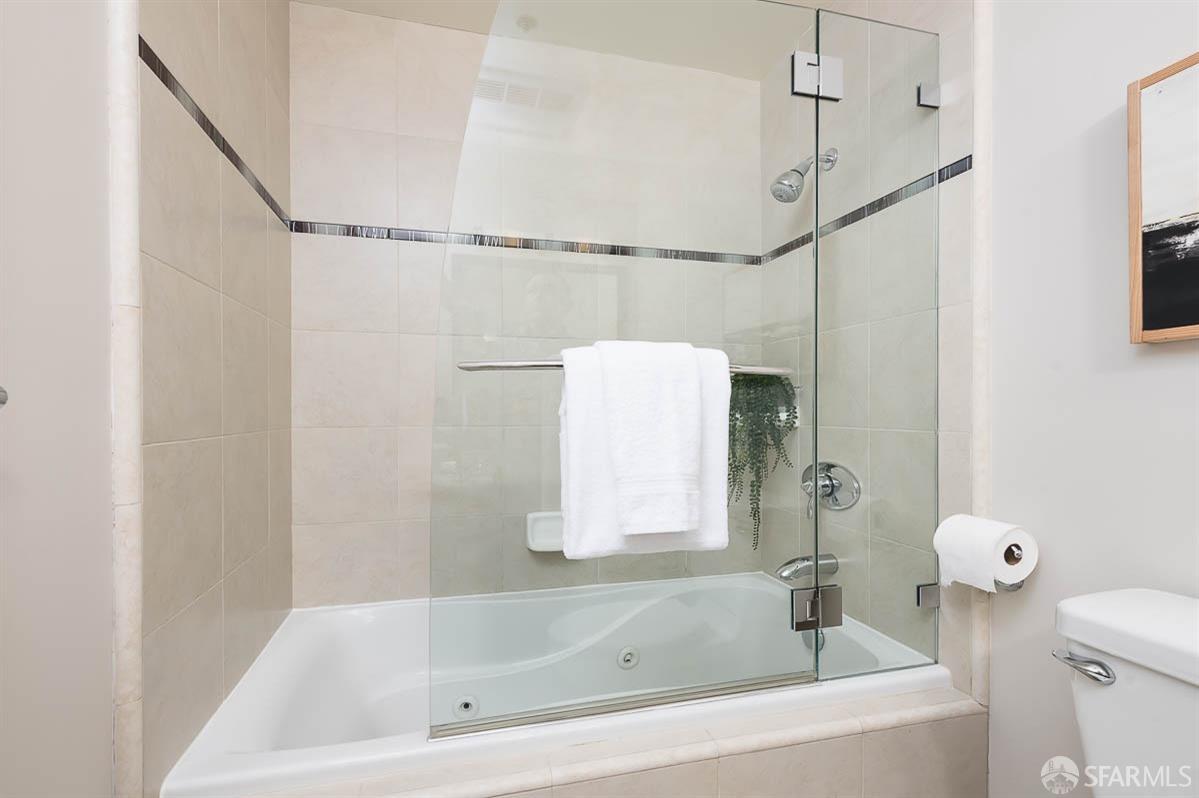 1362 Vallejo Street # C