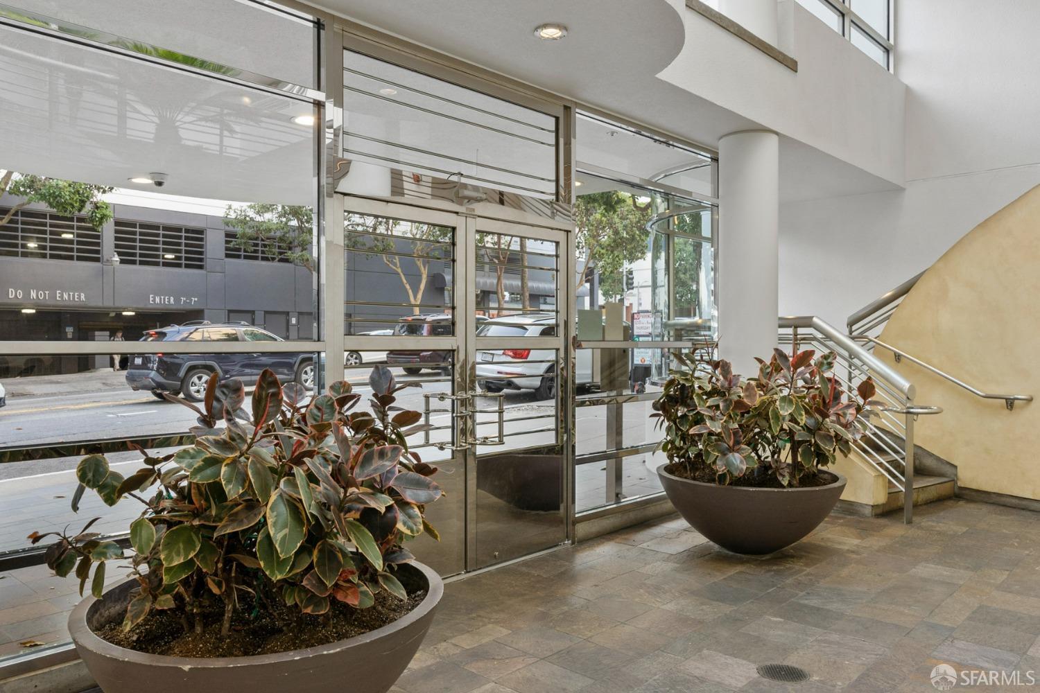 403 Main Street # 512N