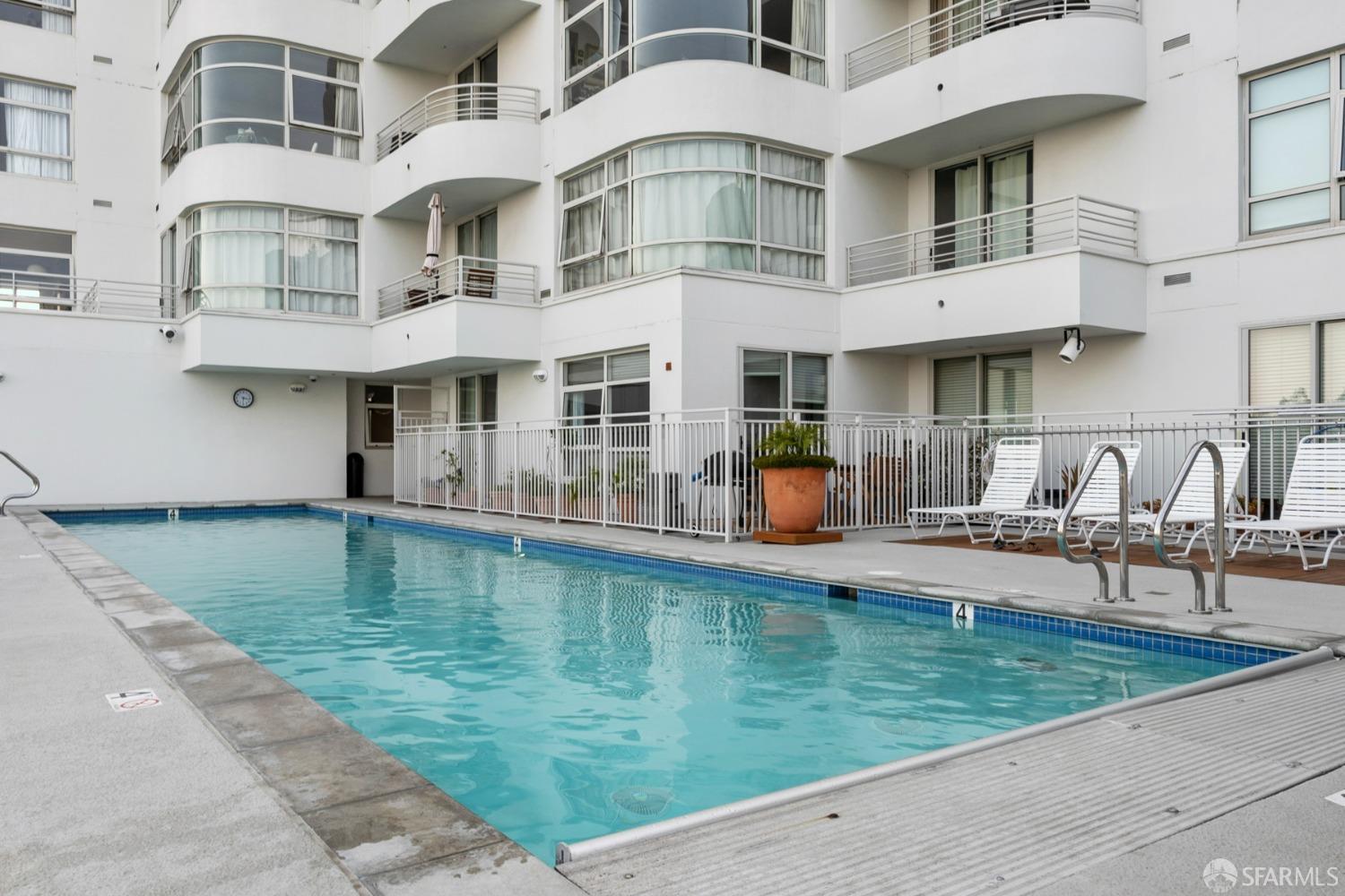 403 Main Street # 512N