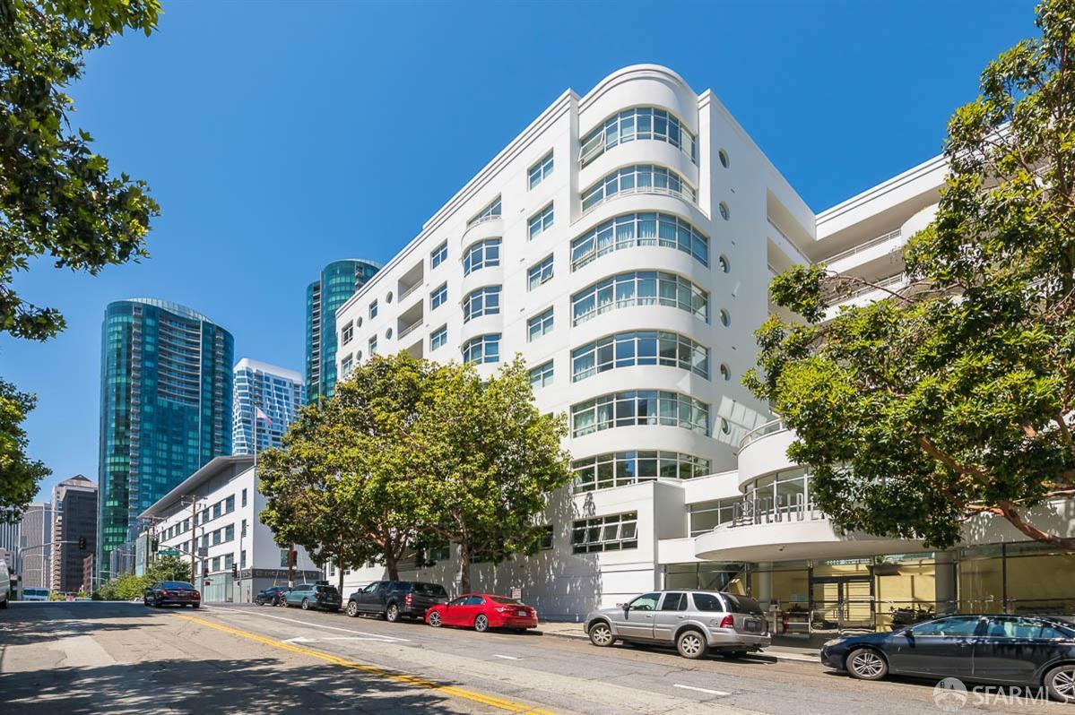 403 Main Street # 512N