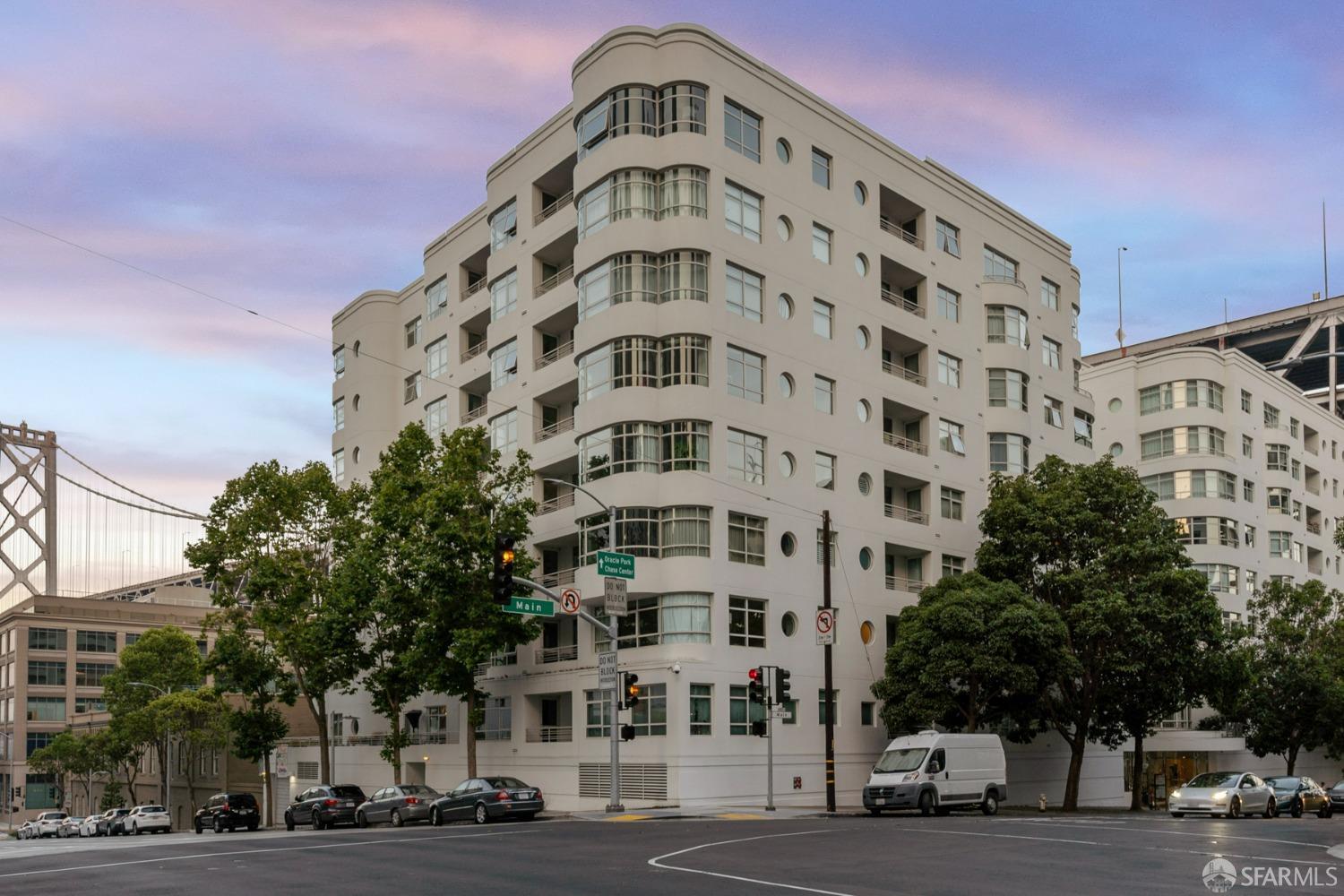 403 Main Street # 512N