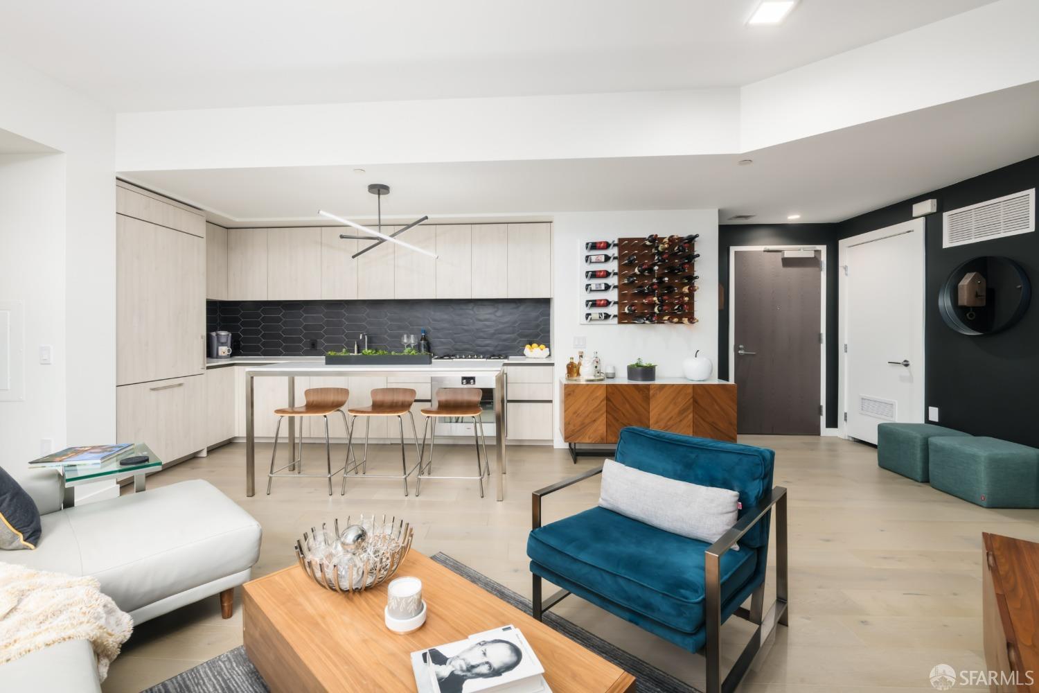 1000 3rd Street # 913A