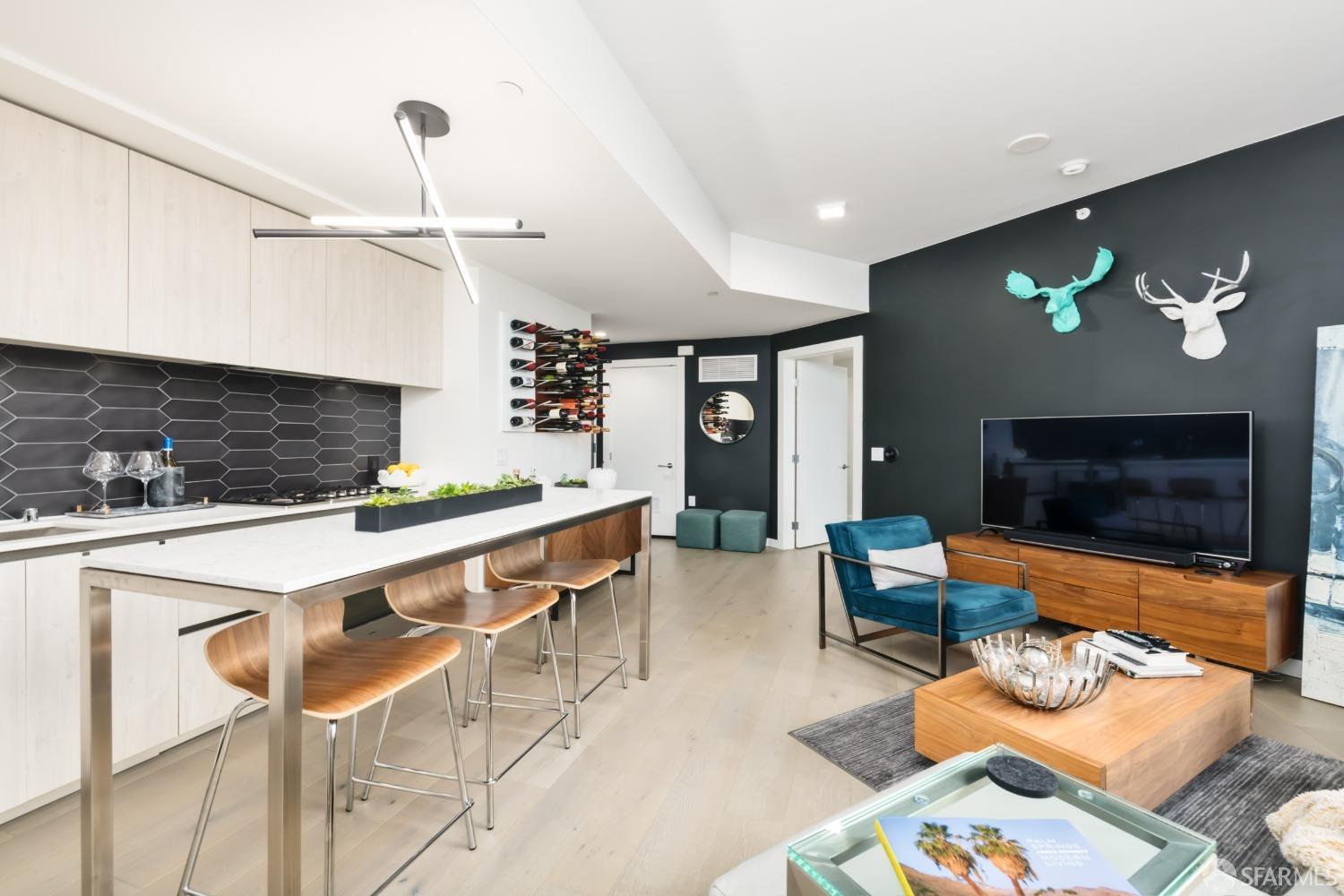 1000 3rd Street # 913A