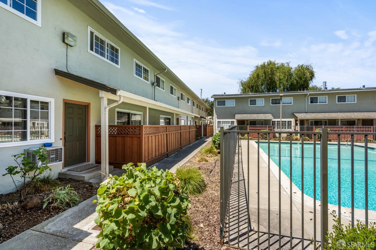 670 Fargo Avenue # 4