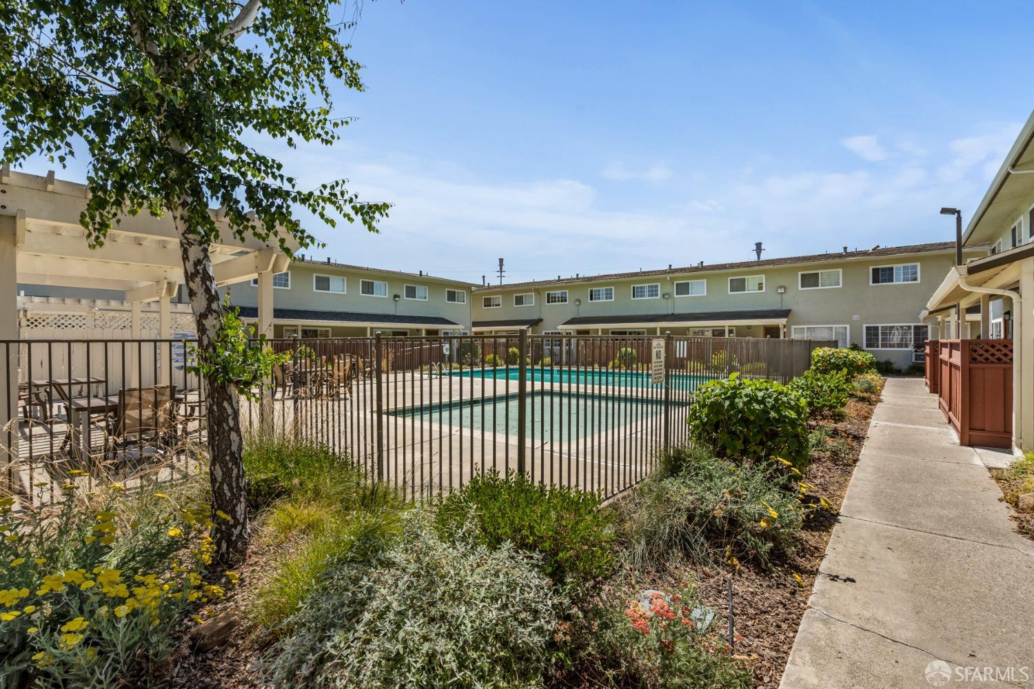 670 Fargo Avenue # 4