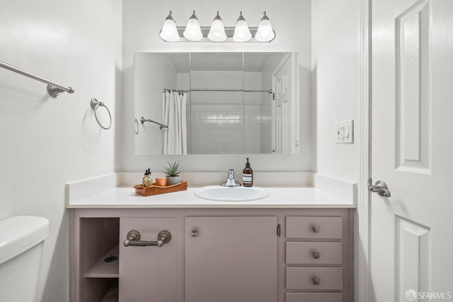 670 Fargo Avenue # 4