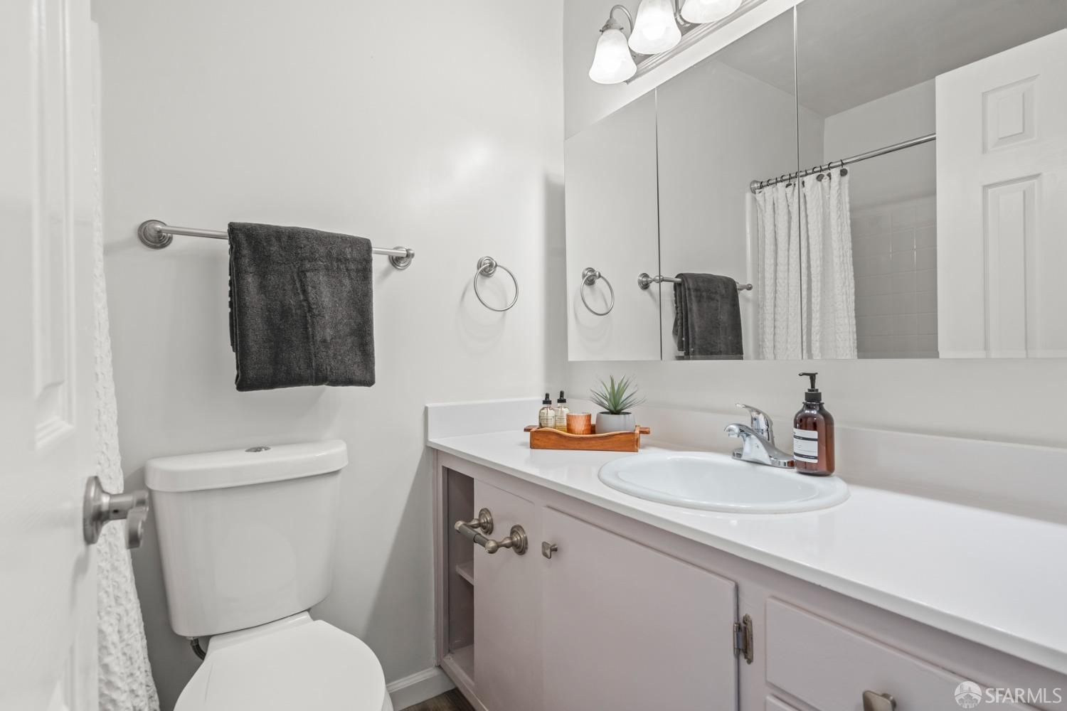 670 Fargo Avenue # 4