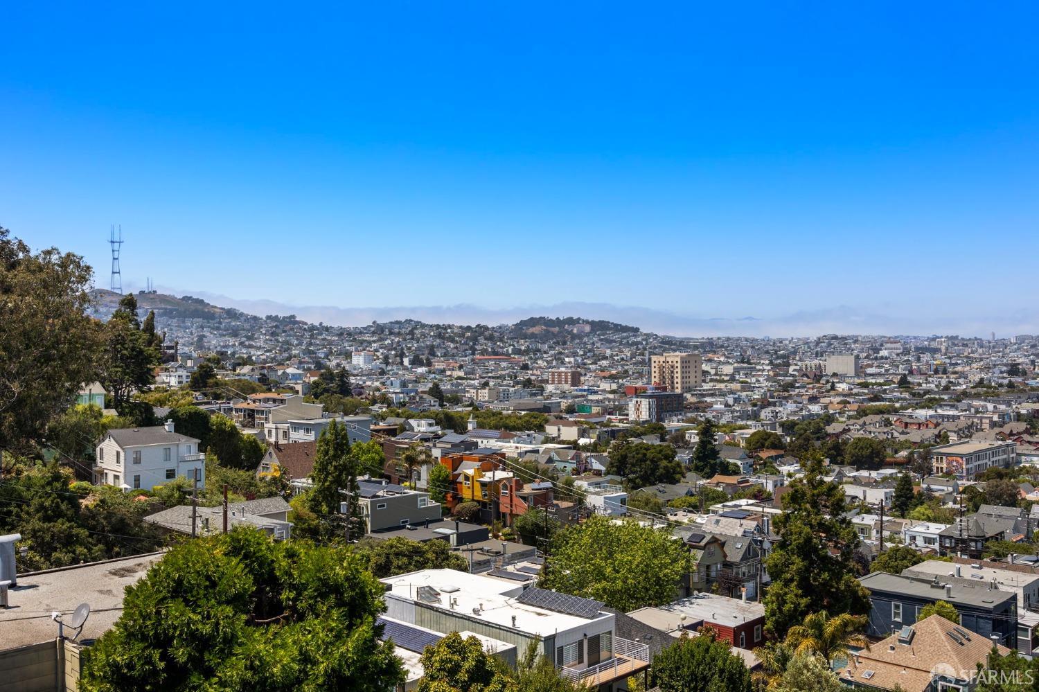 932 Esmeralda Avenue