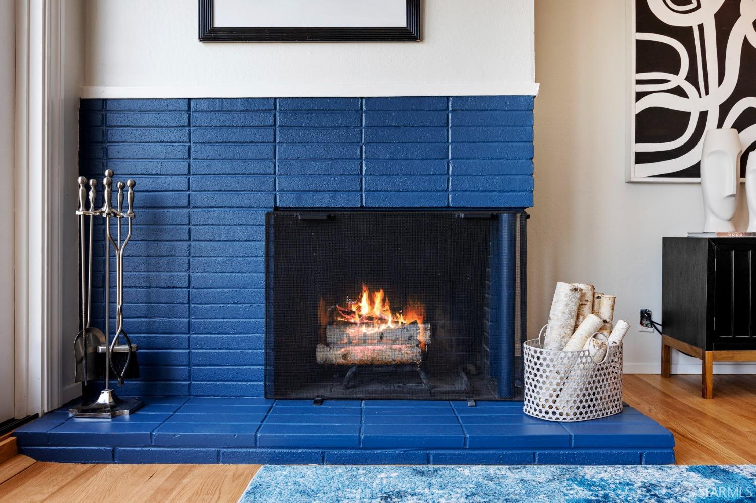 932 Esmeralda Avenue