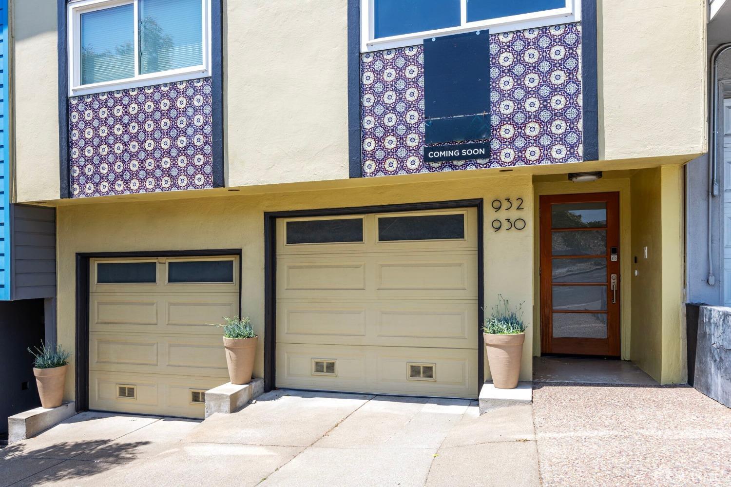 932 Esmeralda Avenue