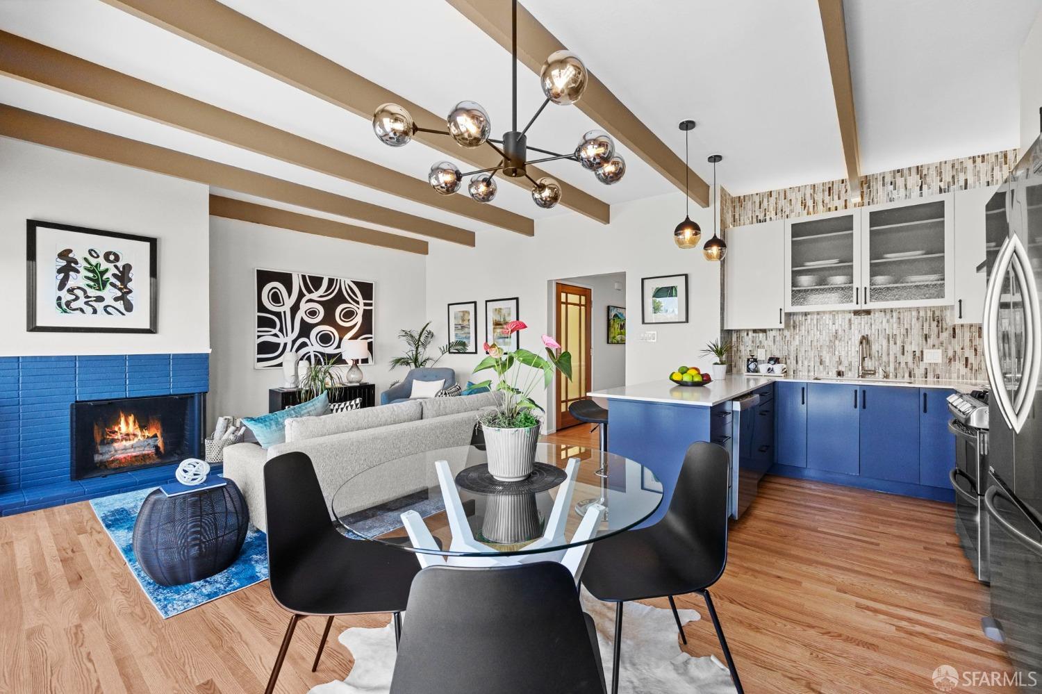 932 Esmeralda Avenue